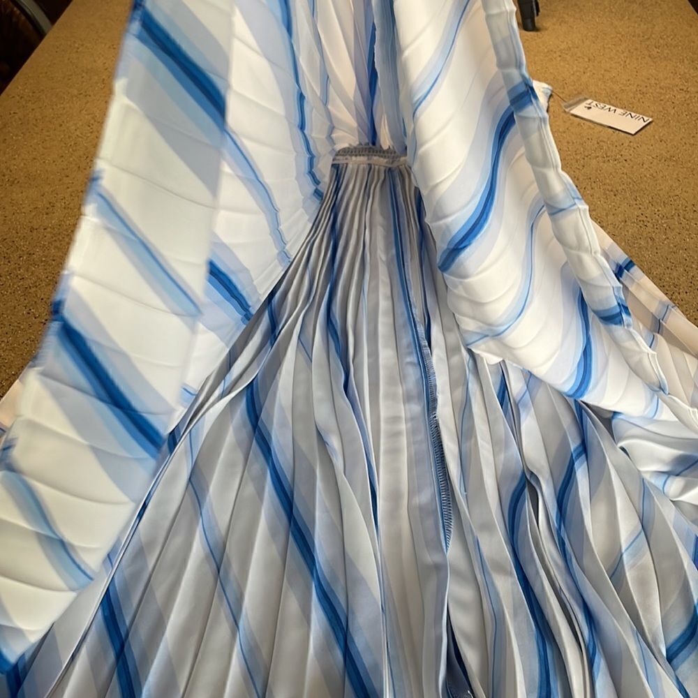 Nine West blue white accordion pleated shark bite hem high neck midi dress NEW - Picture 8 of 16